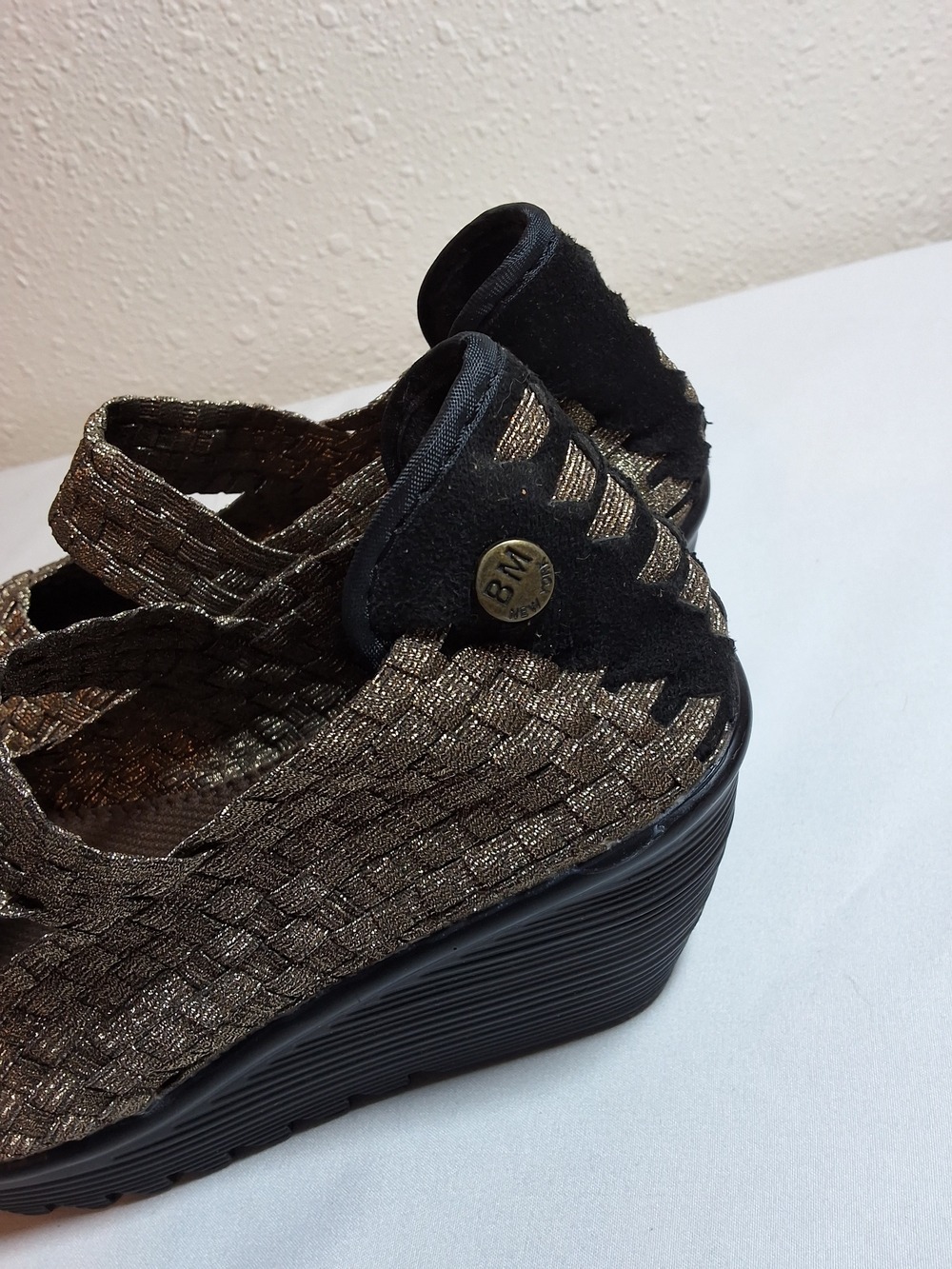 Bernie Mev Bronze Metallic Woven Stretch Wedge Sandals Size 6 - Picture 4 of 10